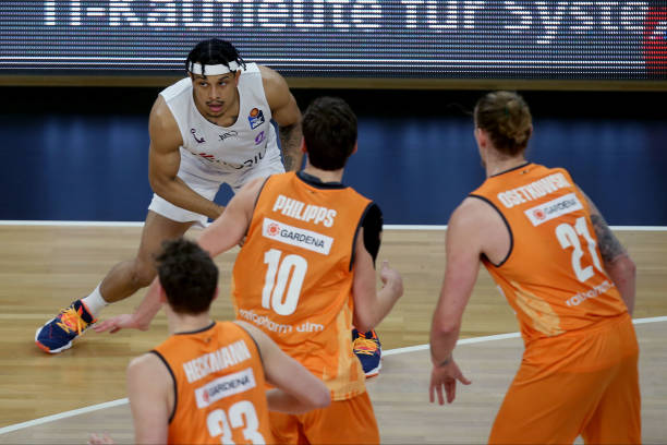 形成正向循 形成正向循